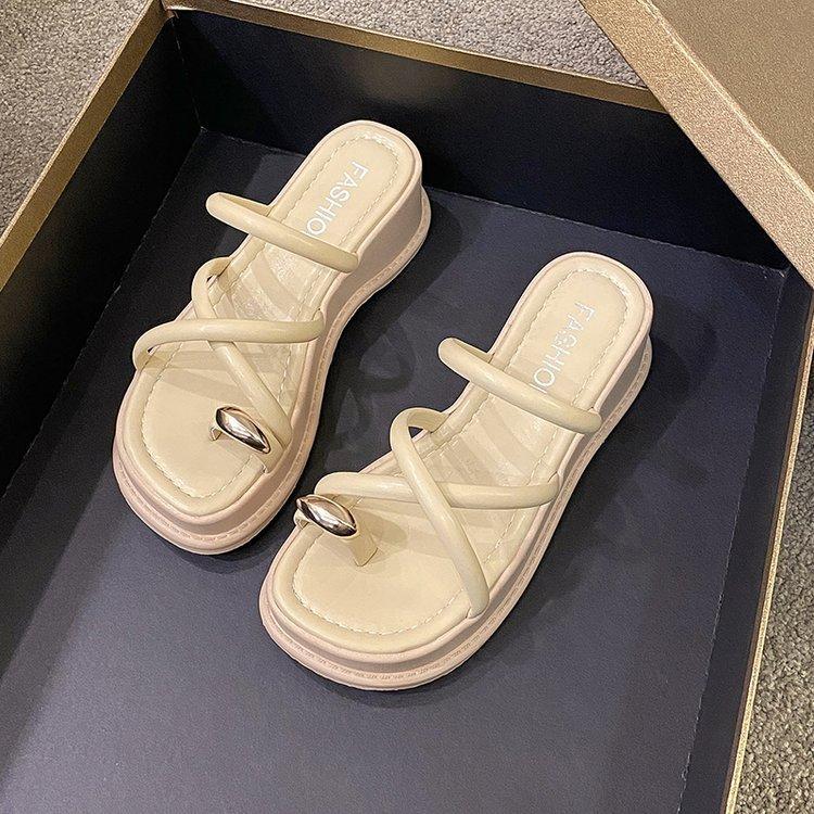 

Set of toe platform slippers for women to wear 2025 summer new Korean version fashion casual cool slippers casual women s shoes 35 жёлтый