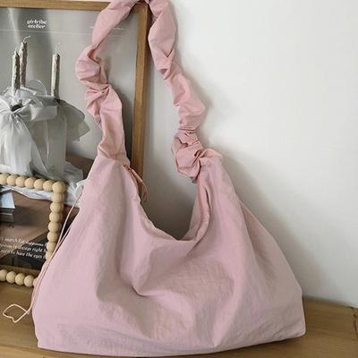 Wolkenfalten-Kordelzug-Schultergurt-Canvas-Knödeltasche in Volltonfarbe, schlicht, fauler Wind, Pendler, vielseitige Umhängetasche für Damen mit einer Schulter