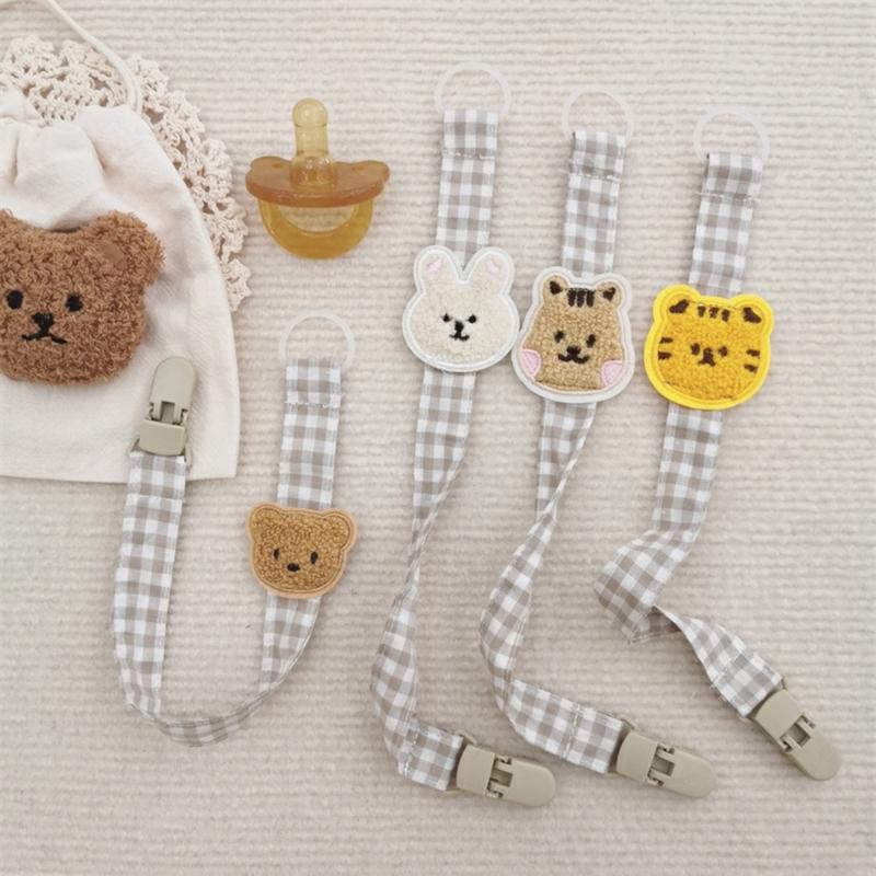 Stylish Newborn Pacifier Holder with Bear Rabbit Decorations Cloth Wood Pacifier Clip Gift for Baby Showers & Birthdays