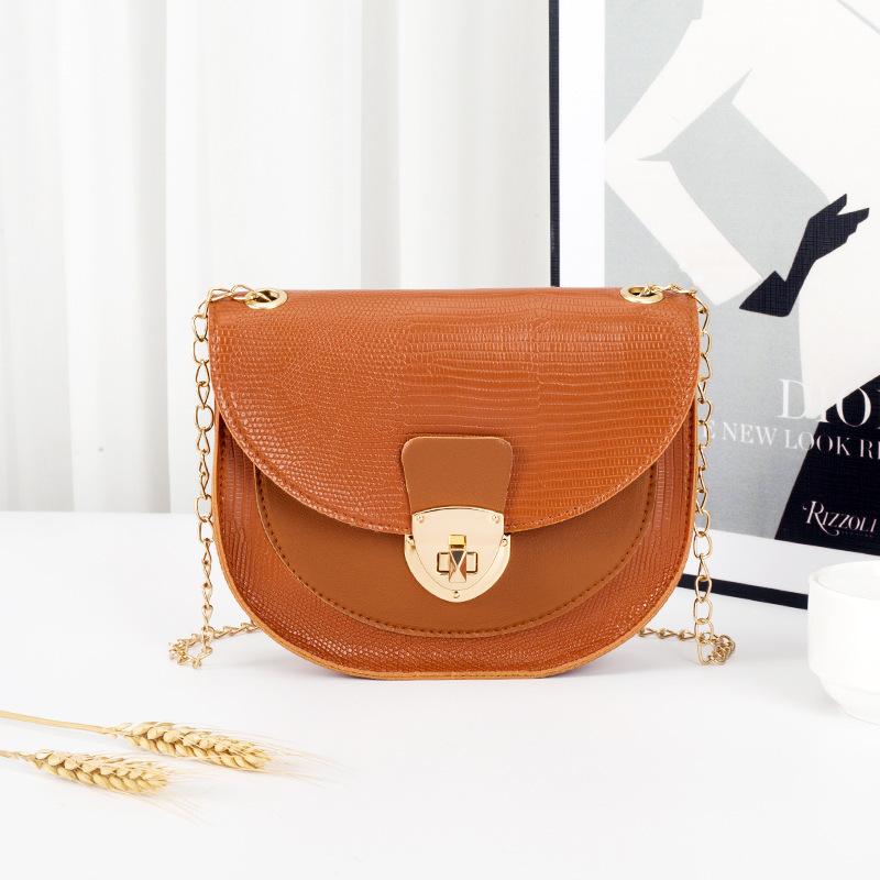 

Trendy saddle bag, mobile phone bag, new women s bag, fashionable lock small bag, shoulder messenger bag, small fresh small square bag. коричневый