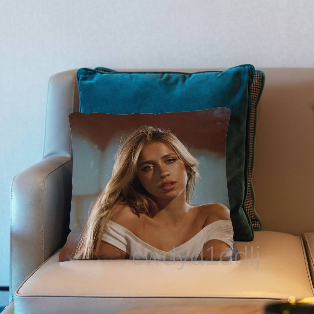 T-Tate M-Mcrae So Close To What Pillowcases Cute Funny Pillow Case For Wedding Party Home Decor Comfy Pillow Cover