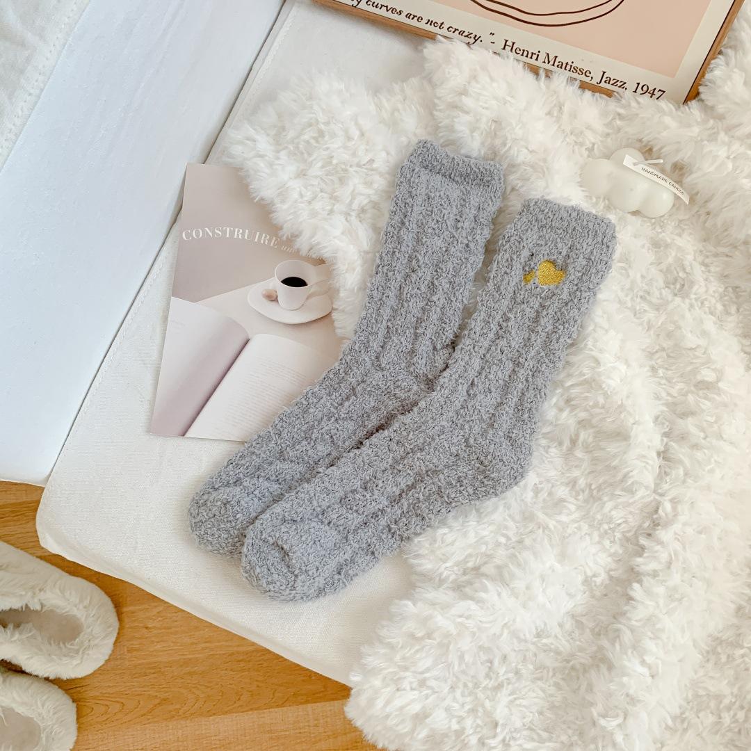 

Embroidery Love Coral Fleece Socks Women S Autumn And Winter Sleep Socks Without Shedding Hair Half-Edge Fleece Socks Foreign Trade Thickened Floor One size fits all серый