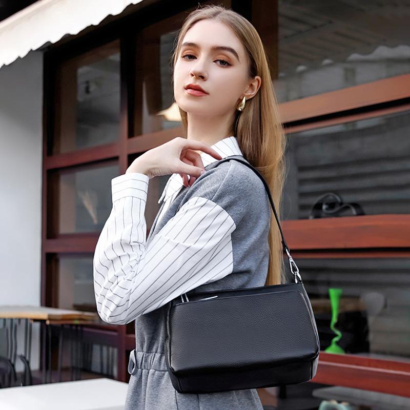 Single-shoulder Crossbody Bag, Women's Small Square Bag, Fashionable and Casual Commuting Bag