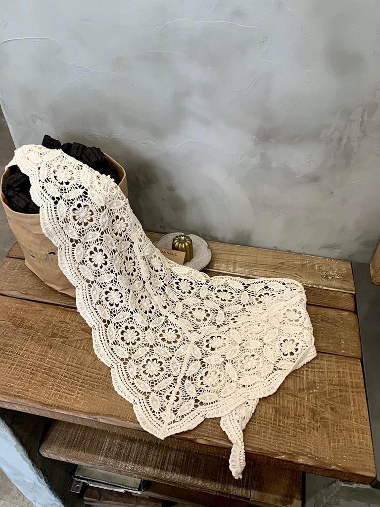 White Lace French Retro High-End Headscarf and Waistband for Women – Spring/Summer Triangle Wrap Hair Tie