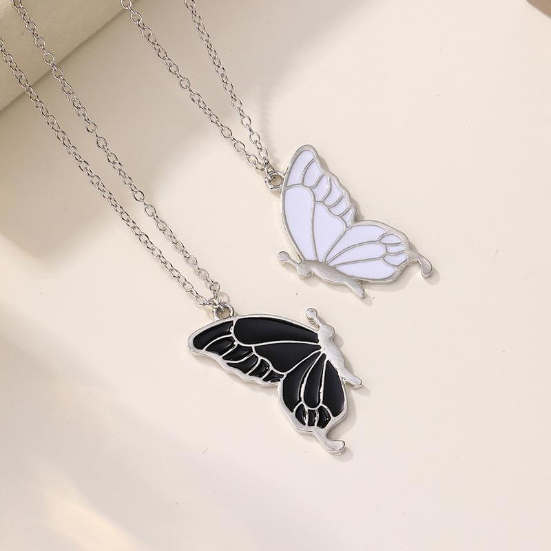 Butterfly Pendant Necklace For Women Men Animal Themed Jewelry Gift For Fall Winter Fashion