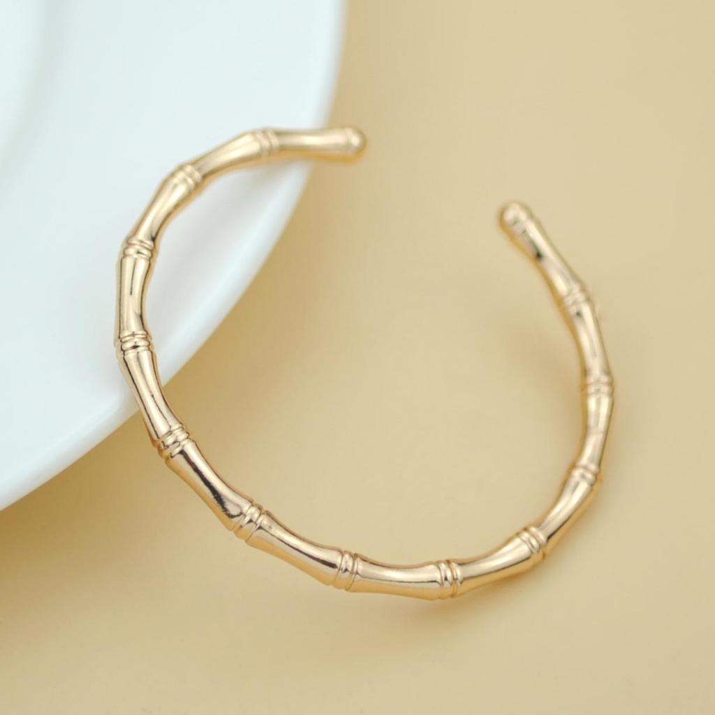 Retro Bamboo-Inspired Copper Bangle for Women: Unique, Trendy, Exquisite Design