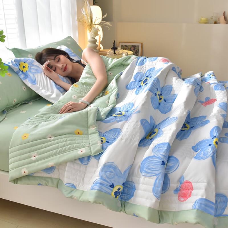 Lightweight Summer Cooling Quilt