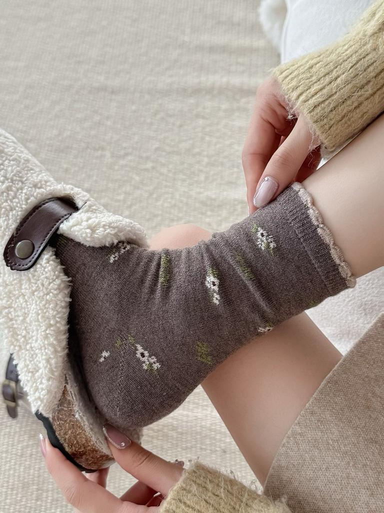 Cashmere Small Floral Dongdaemun Boneless Anti-Pilling Medium Tube Socks Cute Korean Small Fresh Stacking Socks