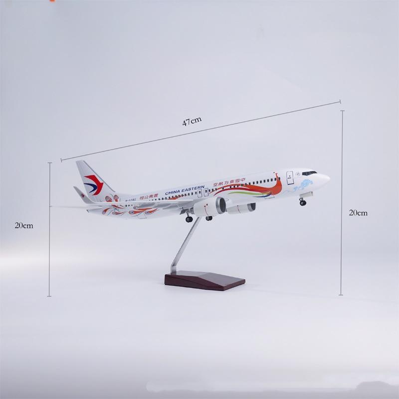 Aircraft Diecast Airplane 47cm B737-800 China Eastern Airlines Yunnan Peacock Sound-Activated Light With Wheels Collectible Toy