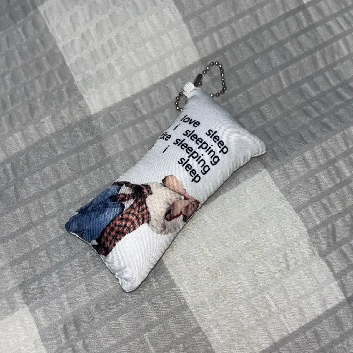 

NCT Подушка-брелок Wish Yuushi Cool Cool Tee