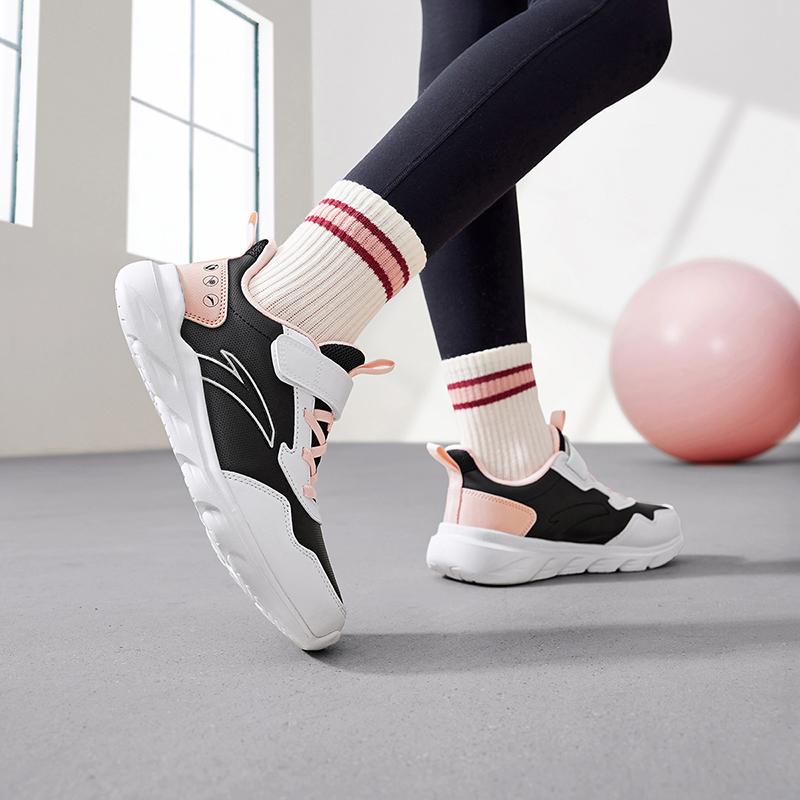 Anta Kinder Vitalität Einfach Vielseitig Leicht Stoßdämpfung Niedrig geschnitten Laufschuhe Kinder Sneaker Schwarz Weiß Rosa A22435568-5