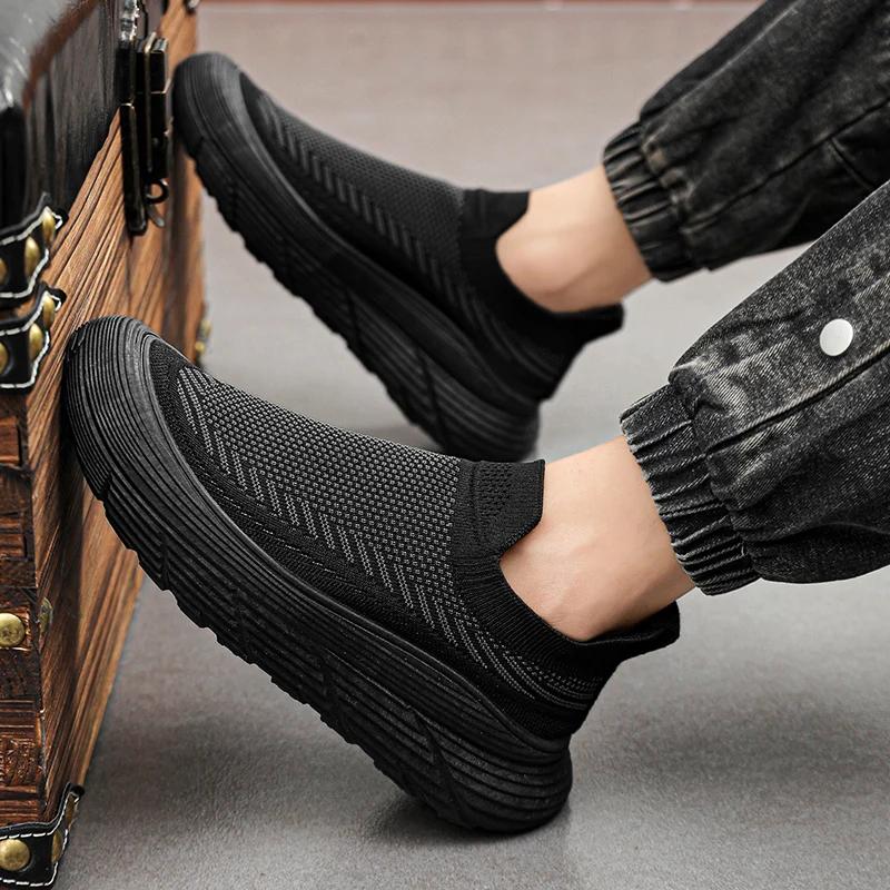 New Thick Sole Set Foot Lazy Shoes Fly Woven a Slip Ventilated Men's Shoes Non-slip Wear Casual Sports Shoes