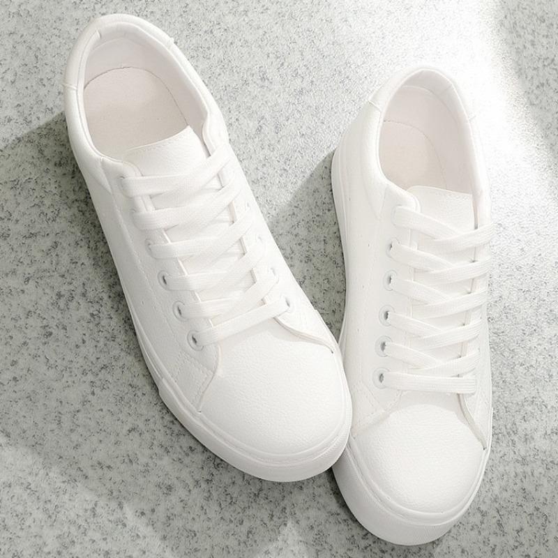 Scarpe bianche in pelle da donna primavera versatili scarpe bianche nuove traspiranti leggere suola morbida bianco puro scarpe da ginnastica da studente scarpe da uomo