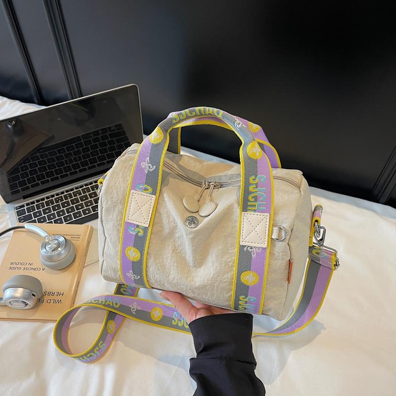 Simple & Spacious Women's Shoulder Bag - Durable Crossbody Purse with Organizational Pockets Lightweight and Versatile