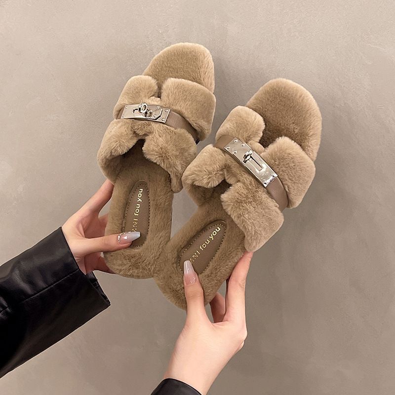 One-word metal decorative buckle flat bottom 2025 new fluffy slippers outer wear women's autumn and winter home warmth short plush cotton mop