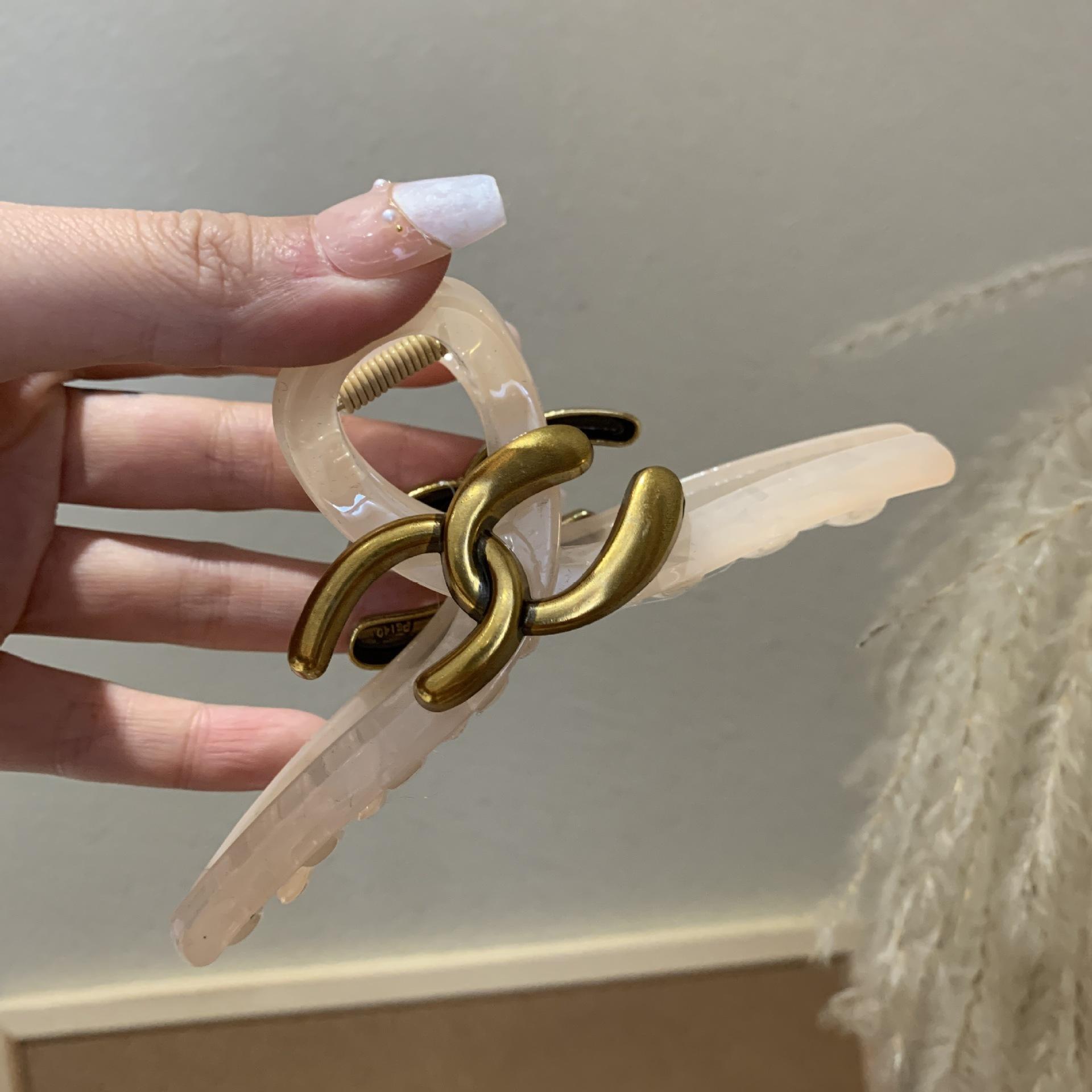 Золотой стандарт двойной C большая заколка-краб 2025 новая заколка для затылка темпераментная зажим-акула аксессуары для волос