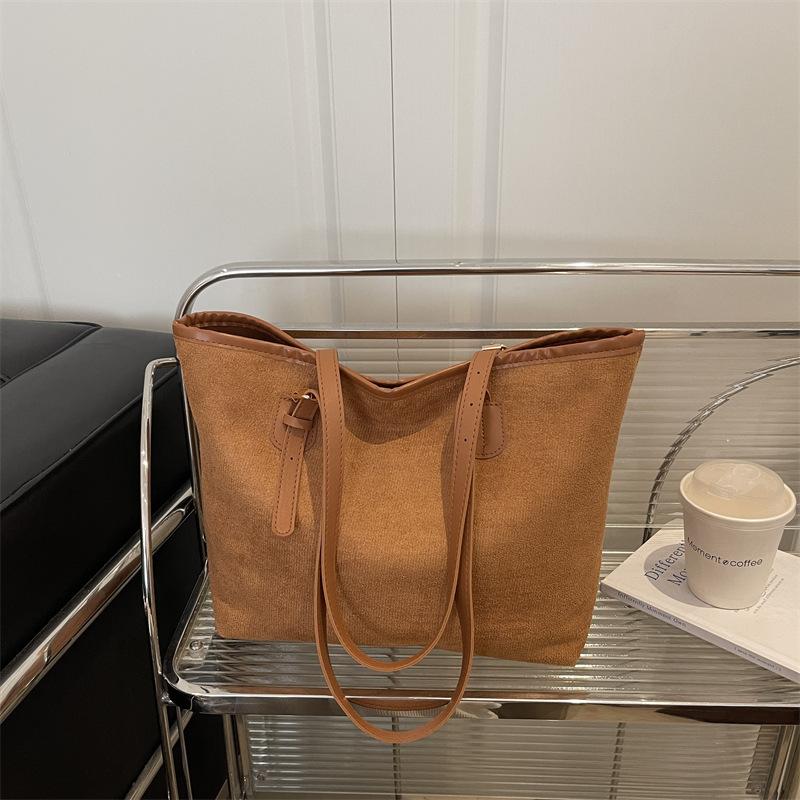 Autumn and Winter Popular Niche High-end Women's Bag 2025 New Large-capacity Commuting Versatile Tote Bag Simple Shoulder Bag