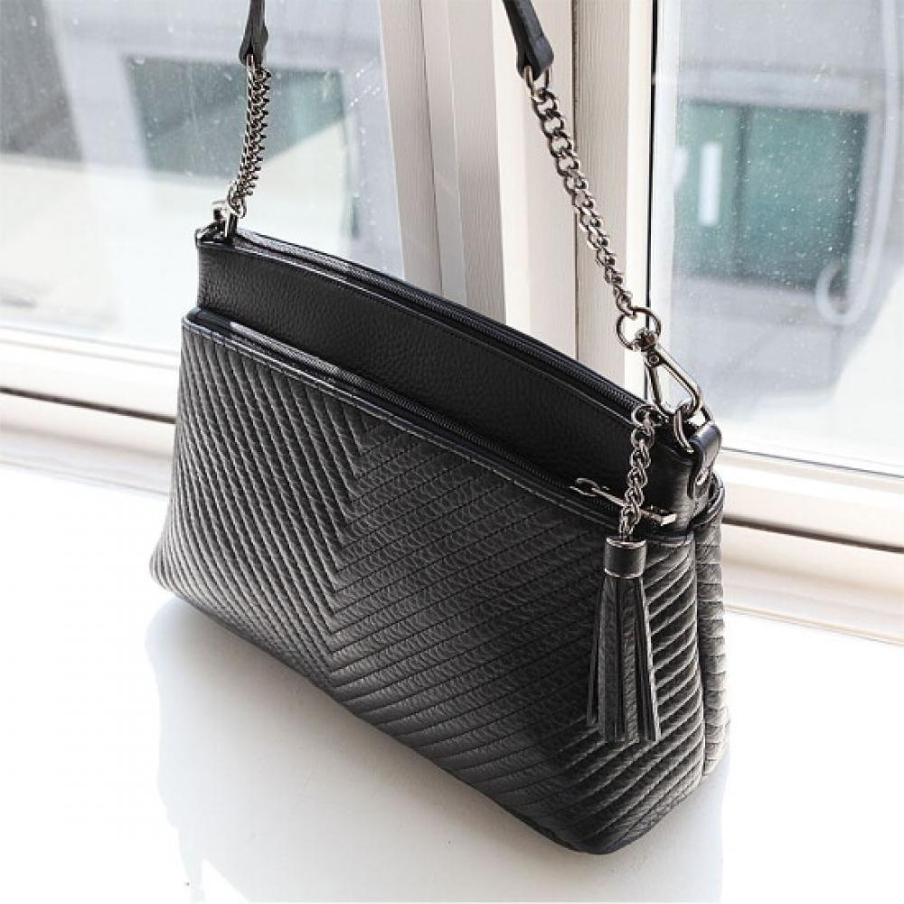 Shiz Madam V Pattern Leather HandBag Shoulder Bag Crossbody Bag A42350