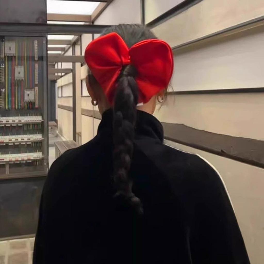 Oversized Satin Heart Shape Hair Band For Elegant Ponytail Holder And Bun Hairstyles Hair Scrunchies for Autumn Winter