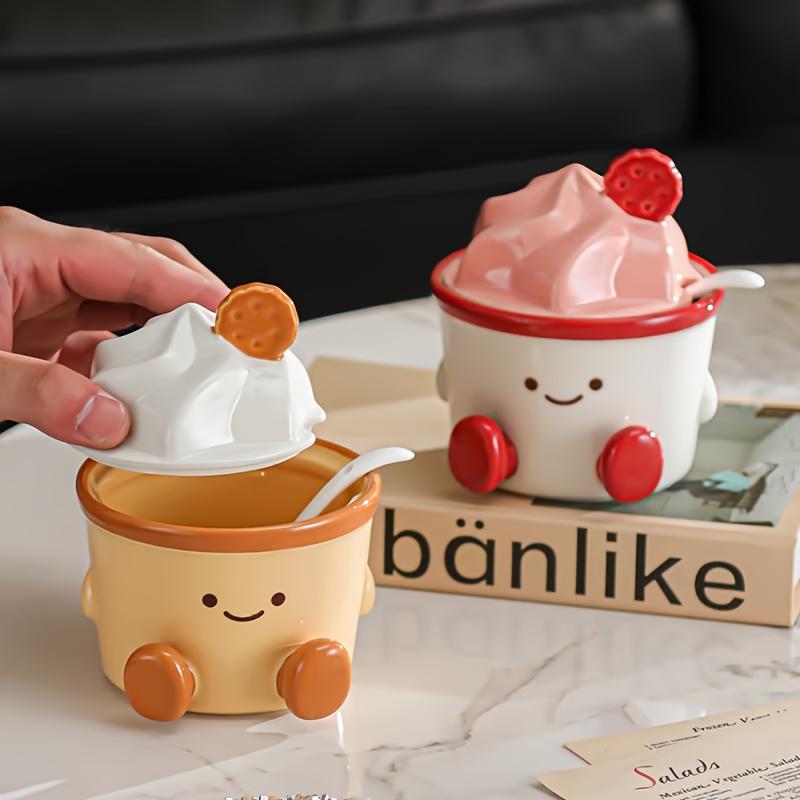 Single Pack Cute Cake Shaped Ceramic Seasoning Jar, High-Value Seasoning and Spice Tool, Salt and Pepper Shaker, Table Decorations,Single 235ml/7.95oz