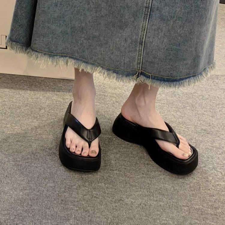 Summer Thicksoled Flip Flops For Women With Pu Upper And Rubber Sole For Casual Beach Wear