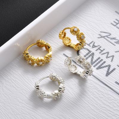 Exquisite 3D Zircon Flower Hoop Earrings Niche Design Gold Plated Simple Ear Buckles for Women Fashion Jewelry