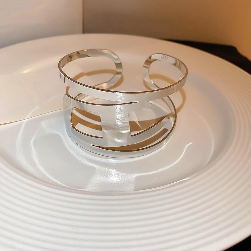 

Элегантный двухслойный металлический браслет на предплечье - Европейский и американский стиль, Модный браслет высокого класса.