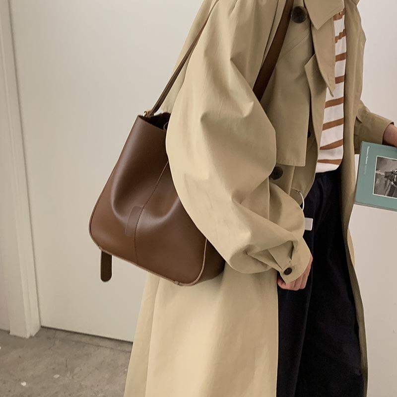 Versatile ins large-capacity bag women's 2025 new trendy fashion Korean version bucket bag niche messenger bag underarm bag