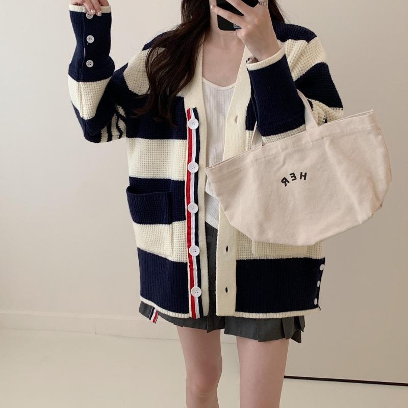 College style striped knitted sweater women's autumn and winter new shawl loose lazy outside with cardigan sweater jacket top