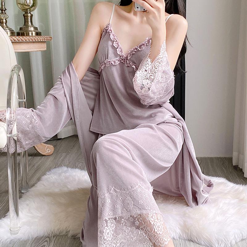 Women s Golden Velvet Lace Pajama Set: Camisole with Chest Pads & Robe—French-Inspired Autumn/Winter Nightgown XL (120-140 cm)