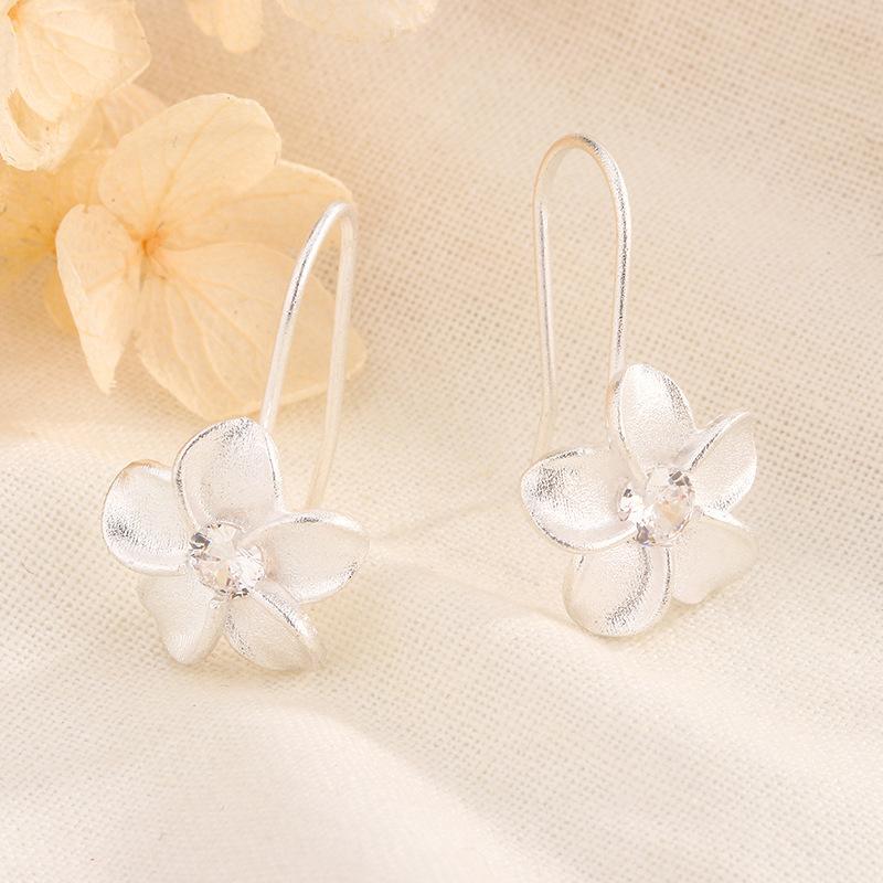 S925 Silver Diamond Flower Stud Earrings For Women Lightweight Niche High End Elegant Jewelry