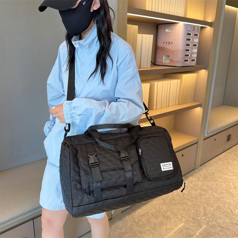 Dry and wet separation, leisure sports, fitness bag, short-distance , large-capacity portable travel bag, can be set, tie rod belt shoe compartment
