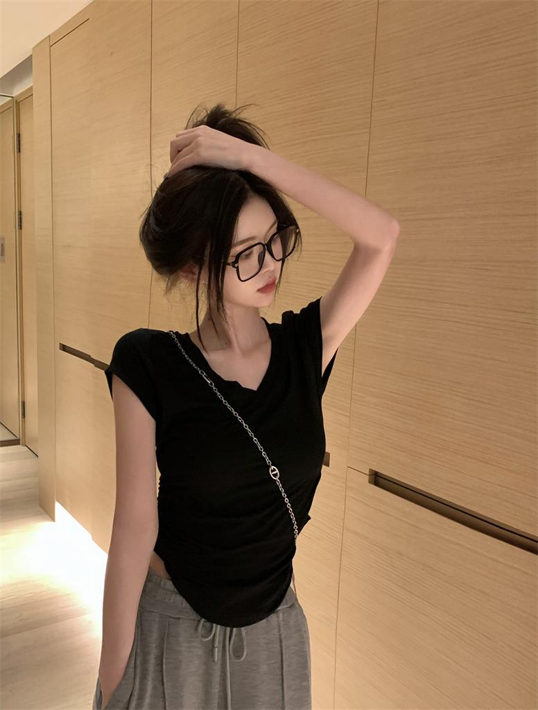 V-neck front shoulder short-sleeved T-shirt women's summer 2025 new slim-fitting and thin pleated solid color versatile short top