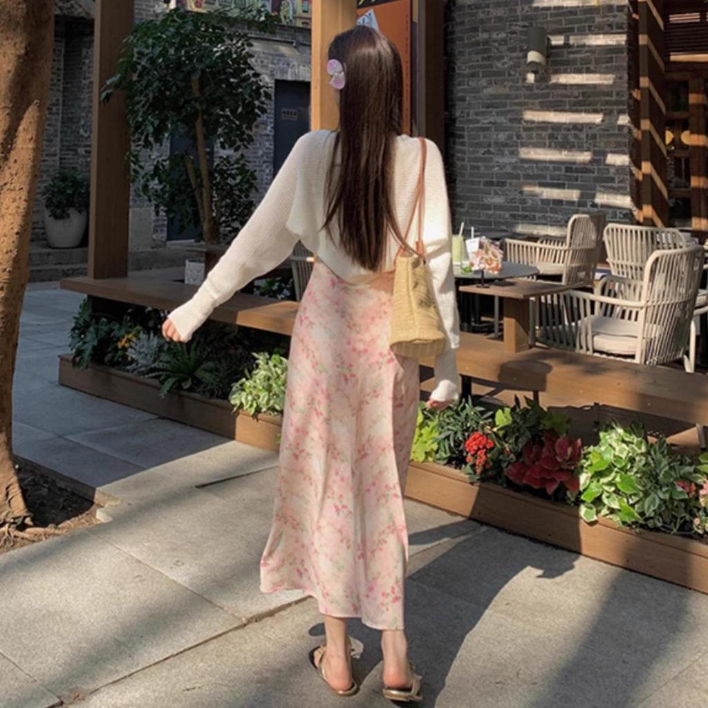 Damen French Hellrosa Geblümtes V-Ausschnitt Spaghettiträger Kleid – Elegant, Tailliert, Schlankmachend, Schnürung Resort Stil