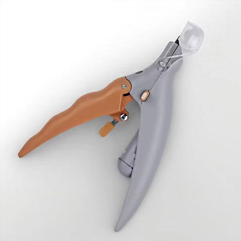 

A setofpetnailclipperswithLEDlight,specificallydesigned fordogsandcats,featuringmultiplefunctionsandsuitableforpetgrooming. ABS сірий колір