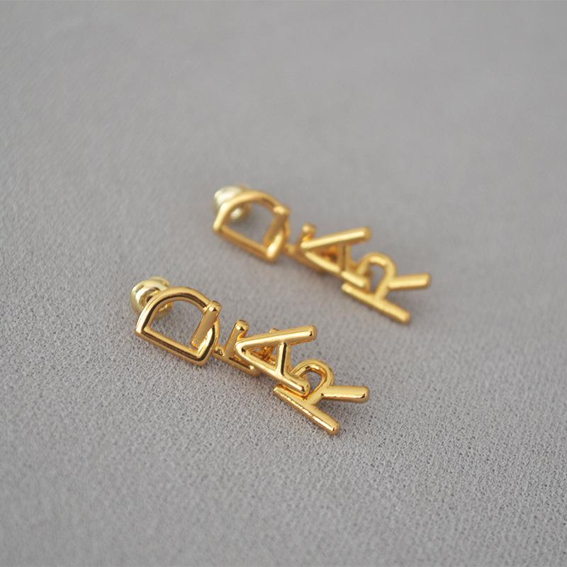 

DEAR Korean Style Elegant 925 Silver Needle Stud Earrings – Creative Uppercase Letters Design for Women золотой