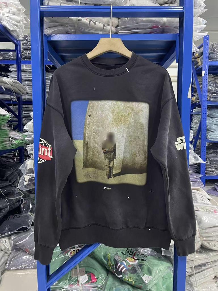 Vintage Distressed Spray-Painted Unisex Hoodie - Retro Loose-Fit