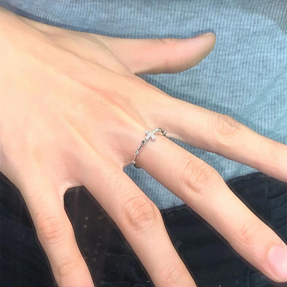 

Минималистичное кольцо с крестом для женщин — модный, холодный стиль, универсальный дизайн, трендовый тонкий открытый аксессуар для указательного пальца.