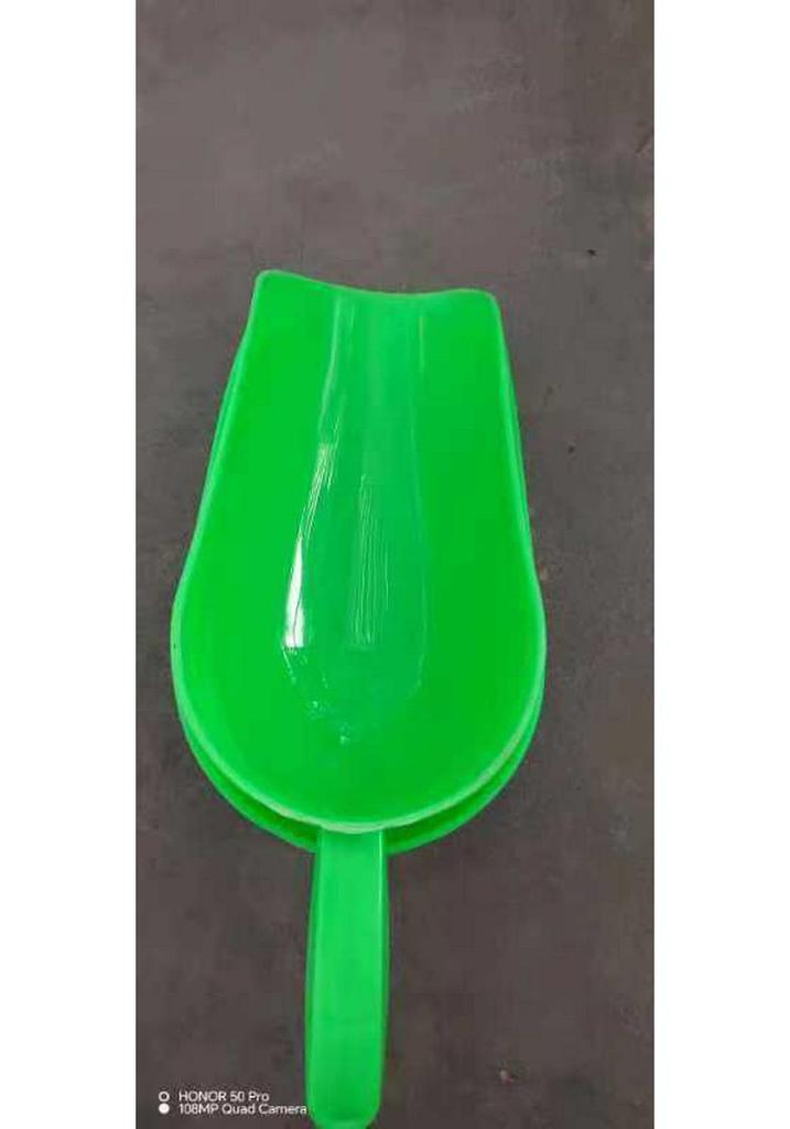 Thickened Green Feed Scoop for Chicken, Pig, Cattle, and Sheep