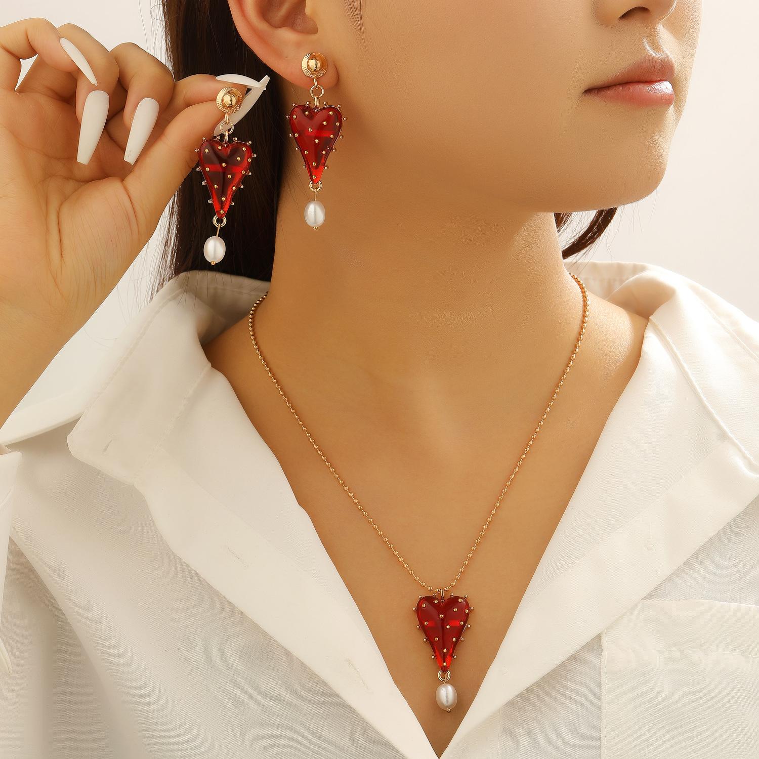 

DIGADAGU Alloy Resin Heart Necklace Earrings Set New Elegant Luxury Earrings Women Party Zircon Accessories красный