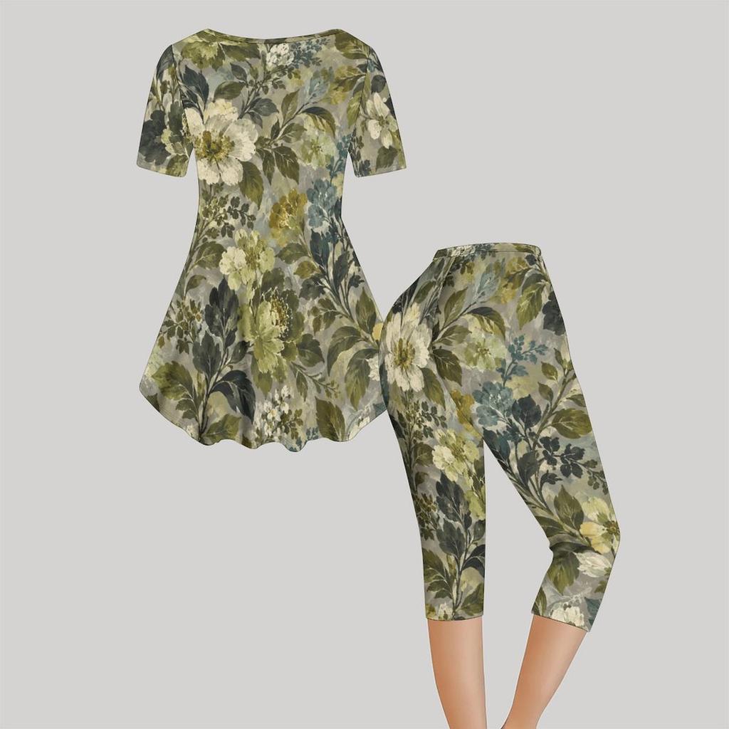 Women Plus Size Round Neck Short Sleeve Blue Floral Printed Flared Top And Capri Pants Two Piece Pajama Set