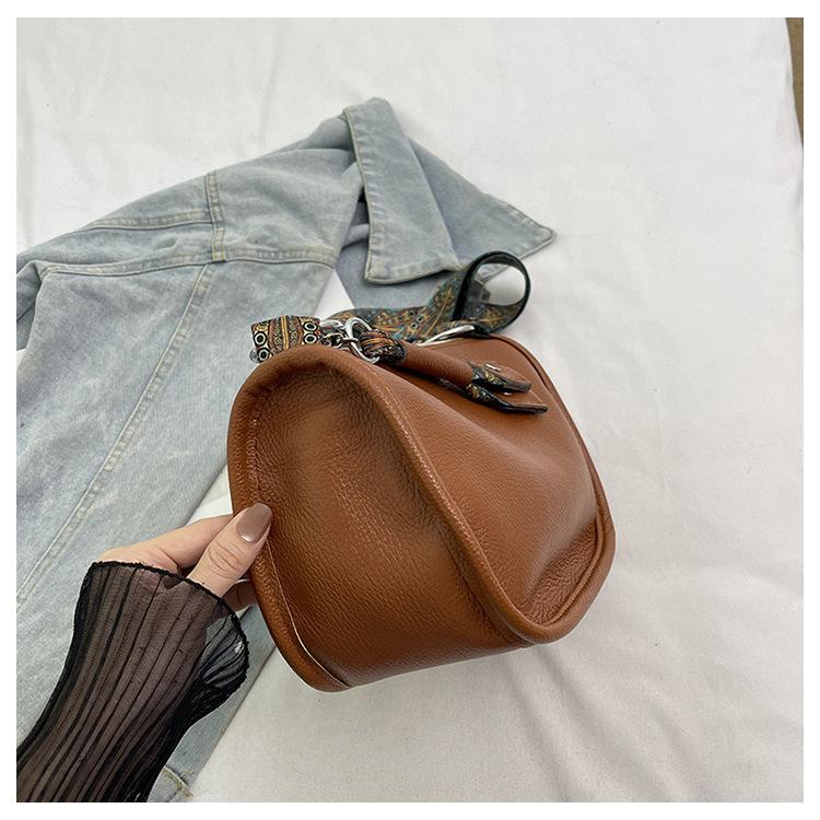 Top-Grain Leather Saddle Crossbody Bag for Women, Large Capacity Genuine Leather Shoulder Purse