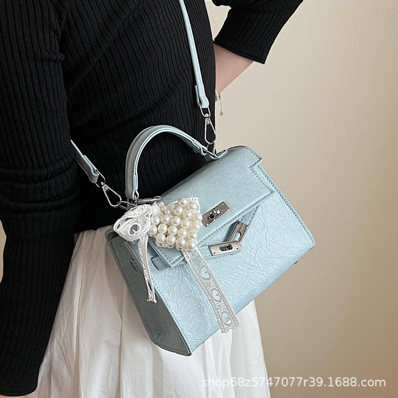 Foreign order fashion temperament portable small bag women 2025 new high-end texture versatile messenger bag commuter shoulder bag