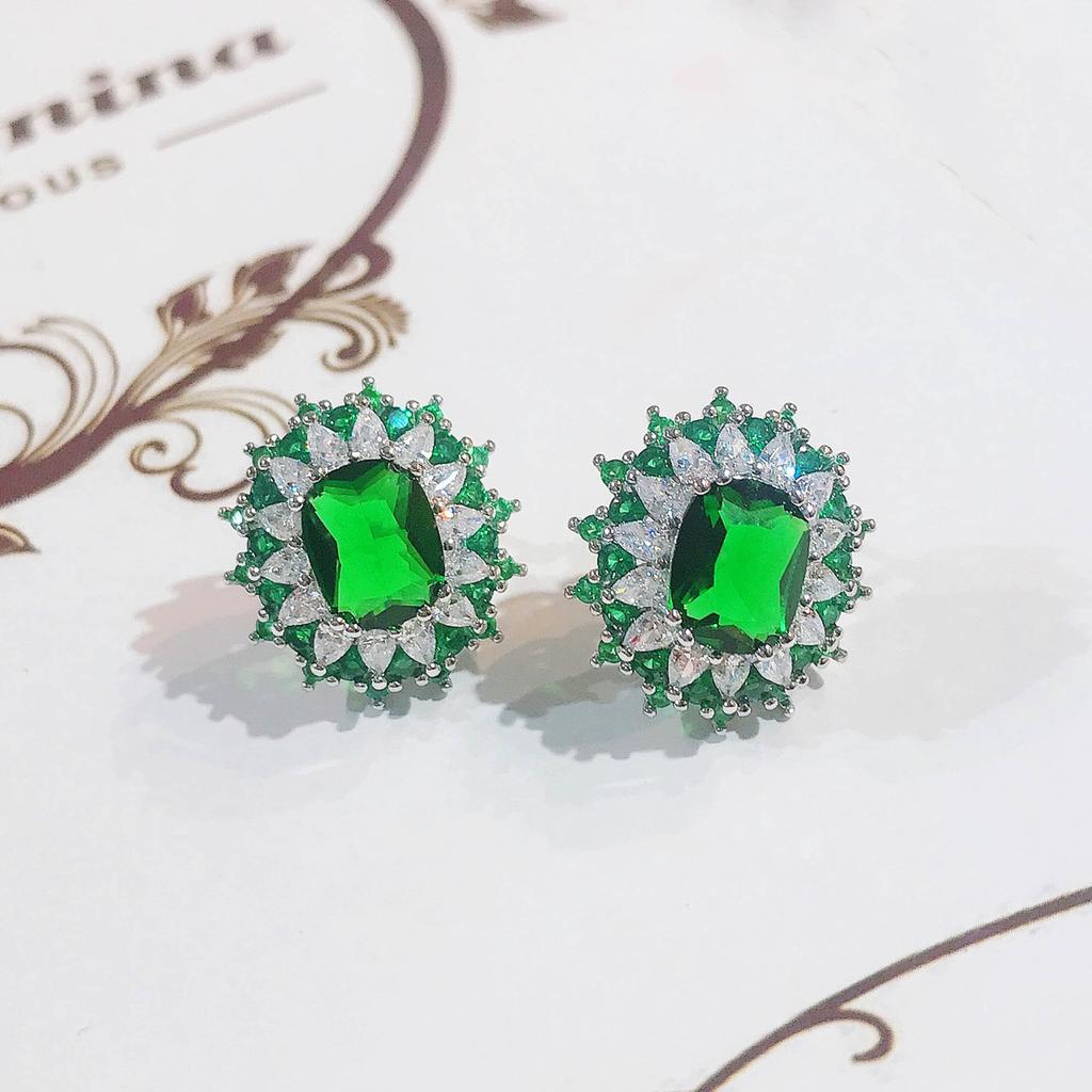 Recommended Imitation Emerald Set, Royal Sapphire Colored Treasure Pendant, Open Ring, Micro-Set Earrings.