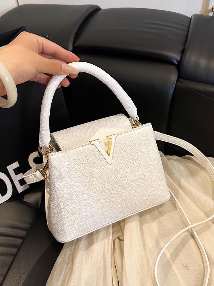 2025 Trendy V-Shaped Women's Handbag: Elegant Versatile Shoulder & Crossbody Bag