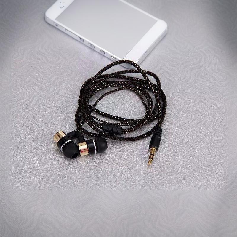 Wired In-Ear Earphones Stereo Bass Sound Noise Cancelling Headphones with Mic for Sports Gaming Commute