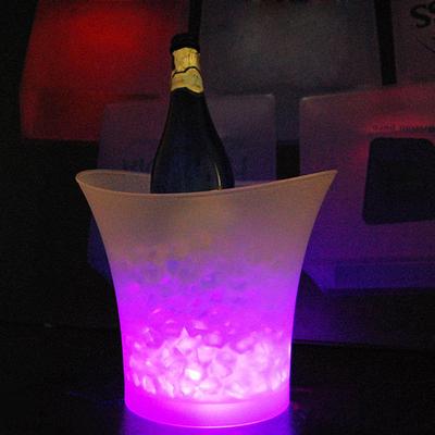 Utensílios de bar – Baldes e pinças para gelo