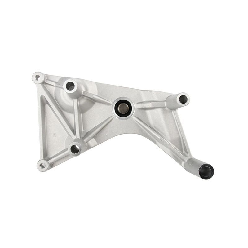 MD143208 Water Pump Bracket Cooling Fan Hub Automobile For Mitsubishi Pajero Montero V33W V43W V6 3.0 6G72