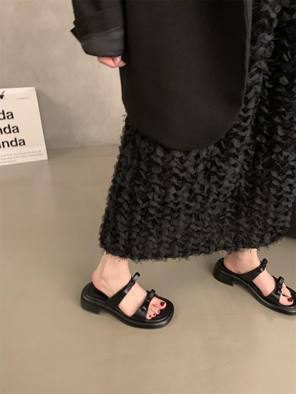 

Thick-heeled slippers French bow sandals seaside sandals women s shoes beach shoes spring and summer white one-word shoes 35 чёрный