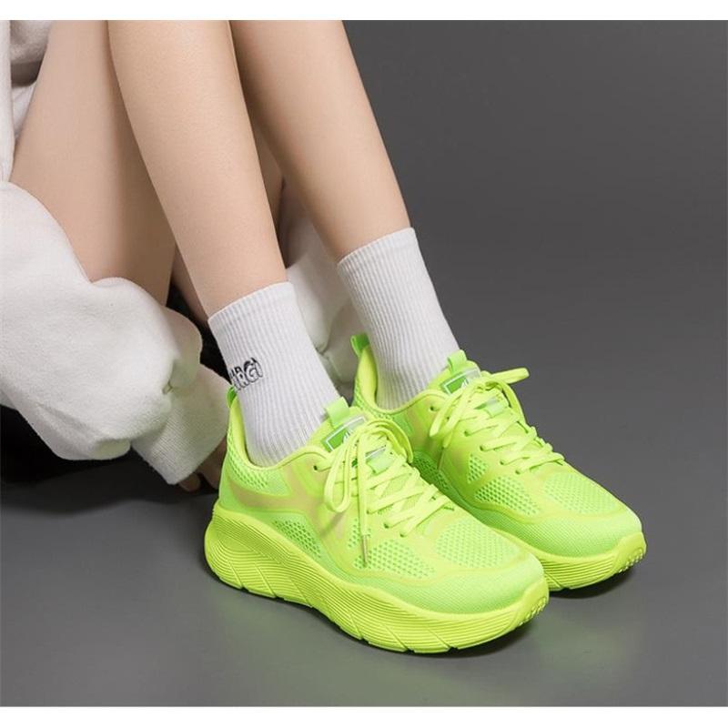Men's shoes spring and summer breathable ultra-light soft sole non-slip shock absorption student running casual sports shoes